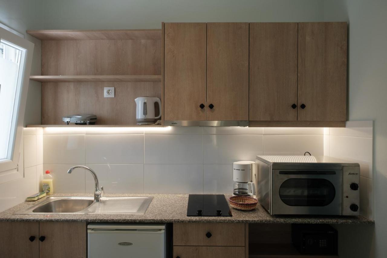 Feeloxenia Corfu Apartments อาคาราวี ภายนอก รูปภาพ