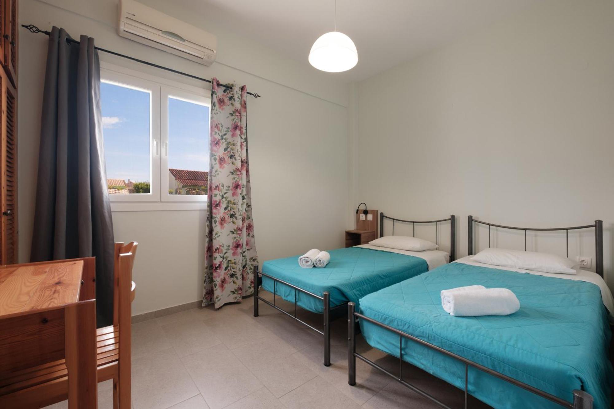 Feeloxenia Corfu Apartments อาคาราวี ภายนอก รูปภาพ