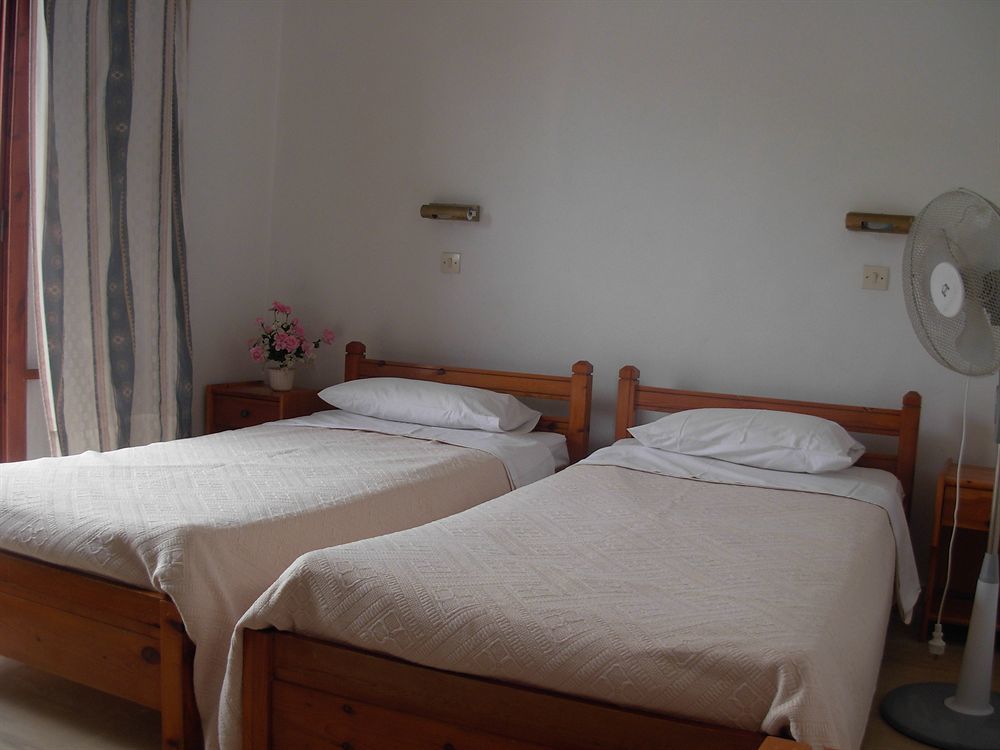 Feeloxenia Corfu Apartments อาคาราวี ภายนอก รูปภาพ